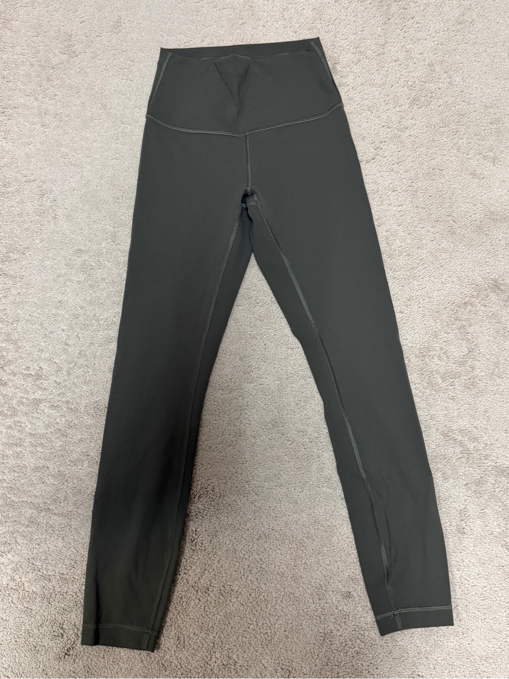 Lululemon Wunder Train High-rise Tight 25” in Army Green